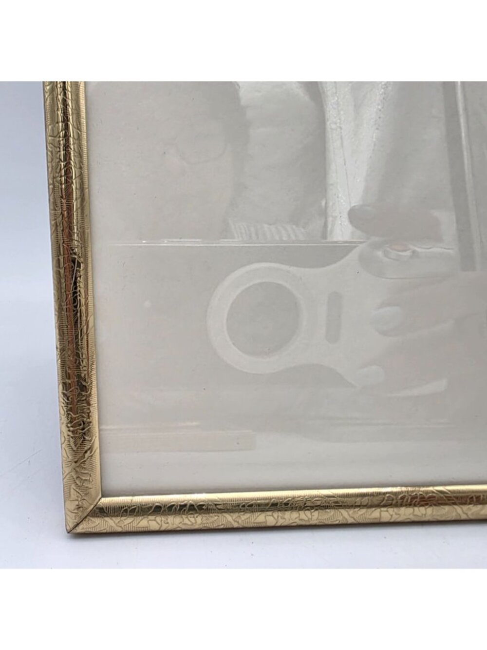 Elegant Gold Tone Metal Picture Frame Black Velvet Back Easel Style 8x10 - Picture 5 of 10